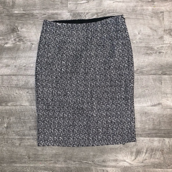 BLACK & WHITE TWEED CHICO’S SKIRT SIZE 0 - Picture 1 of 2